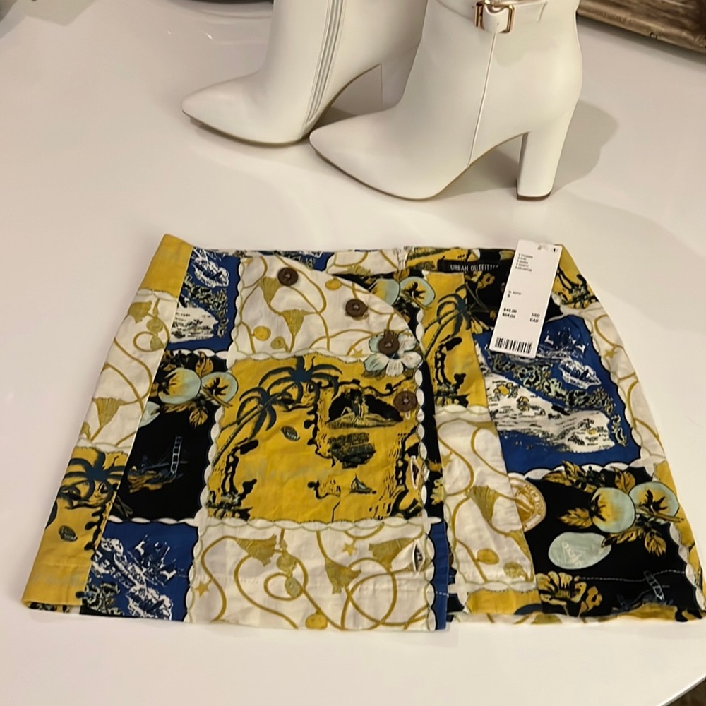 Urban Outfitters NWT SP button down skirt w hidden back zipper